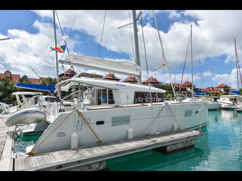 catamaran for rent seychelles