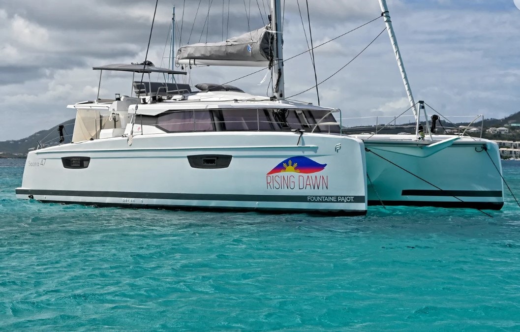 Katamaran Fountaine Pajot Saona 47 Maestro Rising Dawn Zur Miete ...